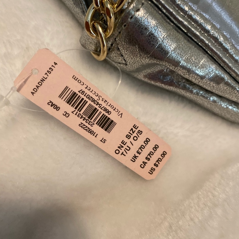 Victoria’s Secret Purse- NWT - Picture 5 of 8